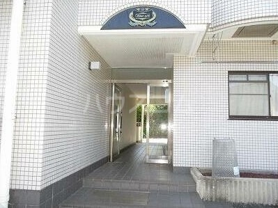 15/23 エントランス