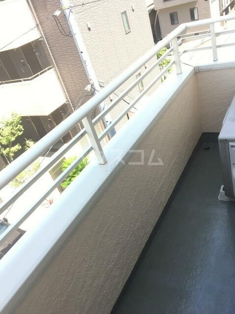 13/23 バルコニー