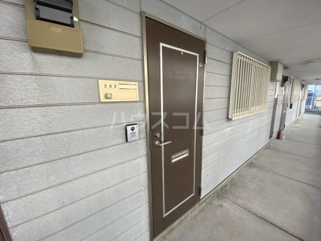 25/30 エントランス