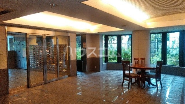 20/27 エントランス