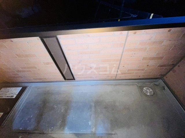 17/23 バルコニー