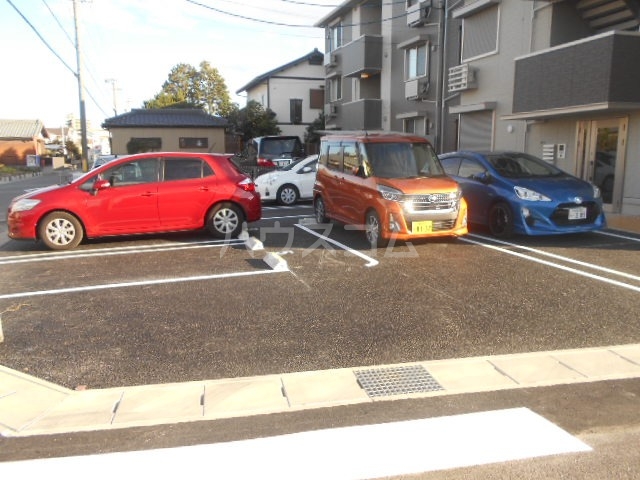2/4 駐車場