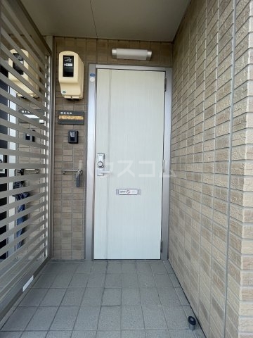 21/30 エントランス