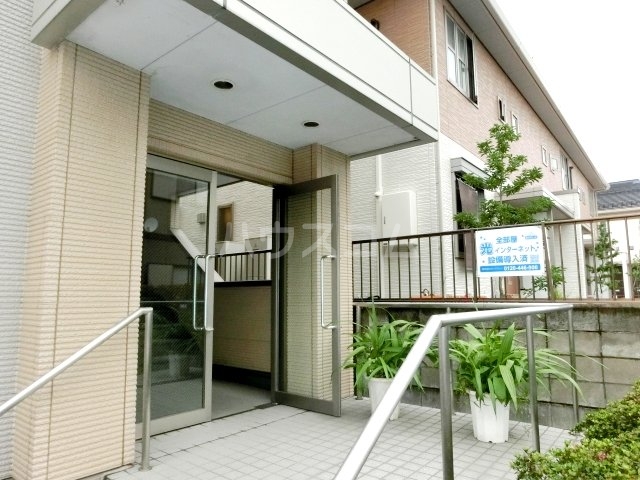 23/30 エントランス