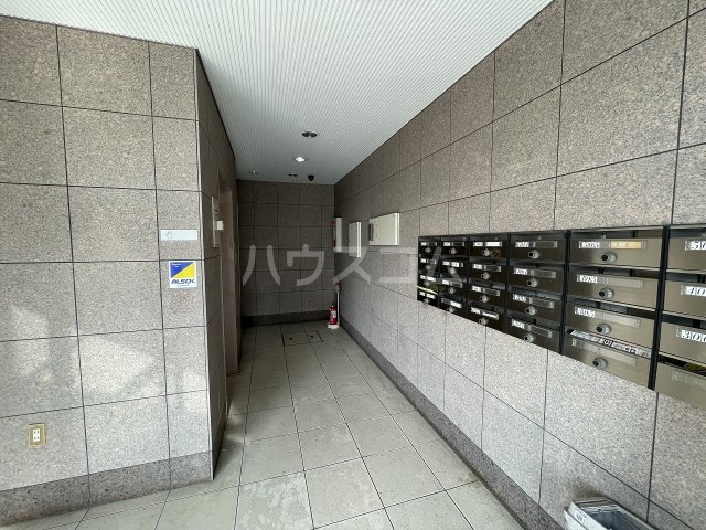 22/28 エントランス