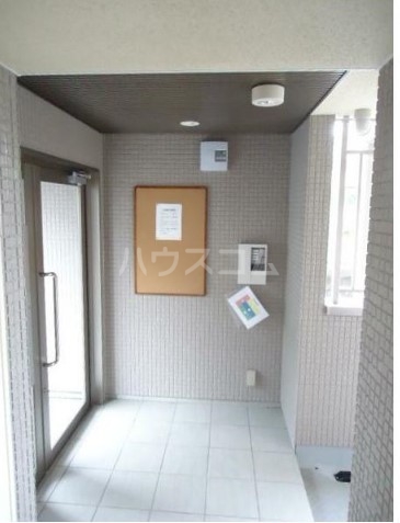 21/23 エントランス