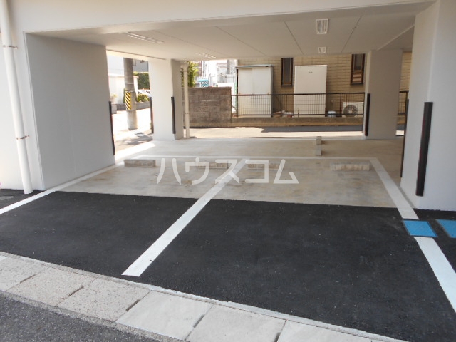 23/25 駐車場