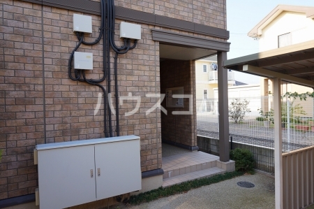 16/27 エントランス