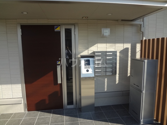 16/21 エントランス