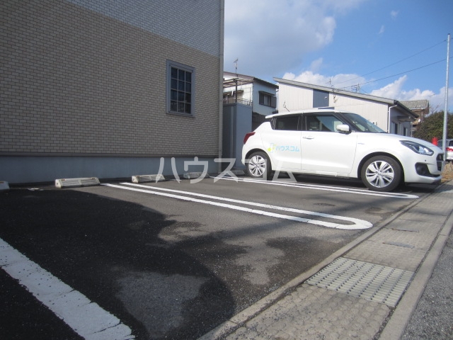 27/30 駐車場