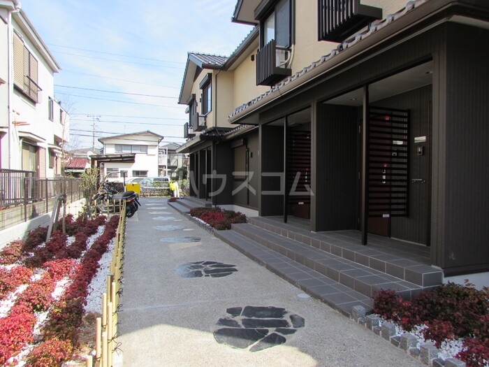 16/20 エントランス