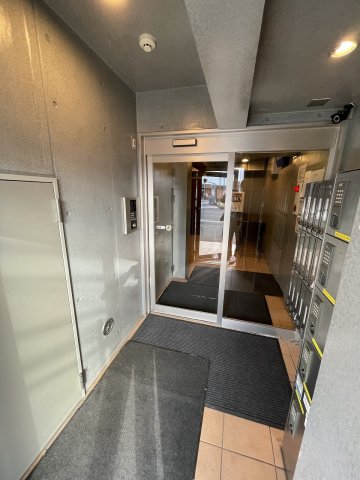 26/30 エントランス