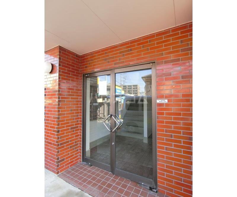 23/30 エントランス