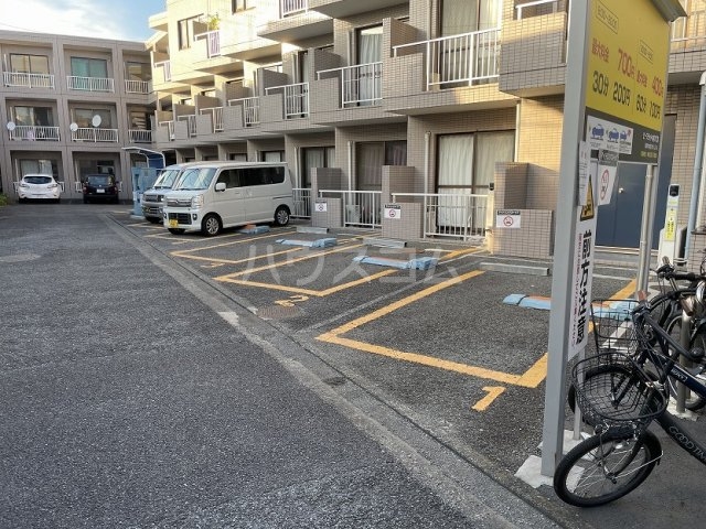 22/30 駐車場