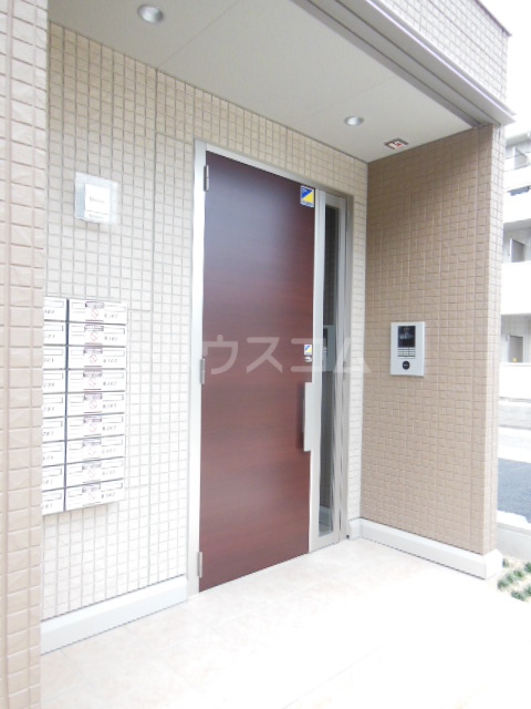 20/30 エントランス