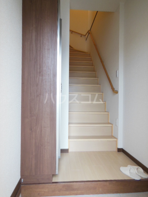 21/30 エントランス