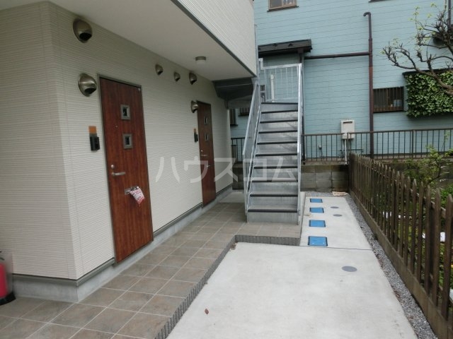 21/25 エントランス