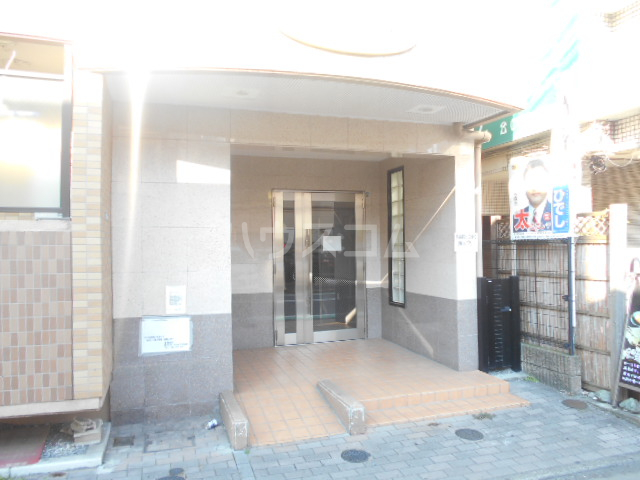 20/23 エントランス