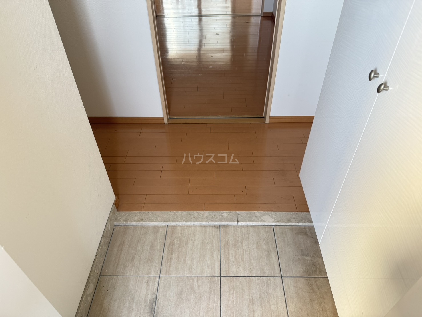 16/30 玄関
