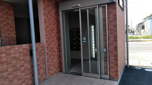 16/18 エントランス