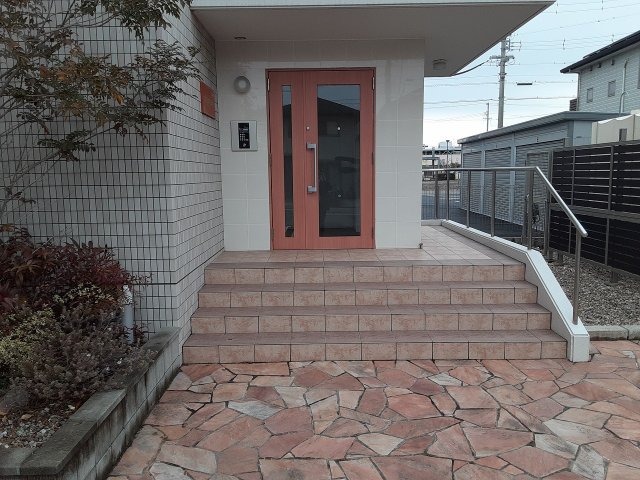 19/20 エントランス