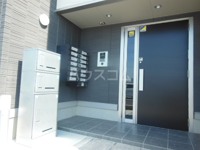 26/30 エントランス