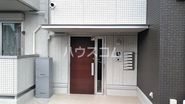 17/19 エントランス