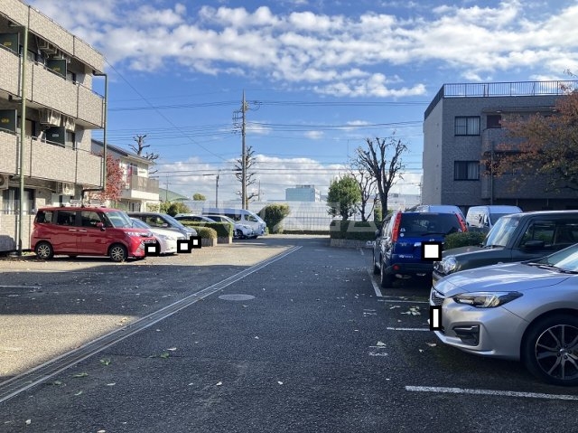 21/28 駐車場
