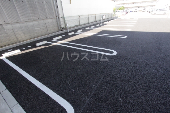 2/3 駐車場