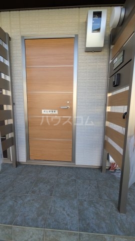 16/30 玄関