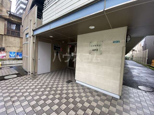 28/30 エントランス