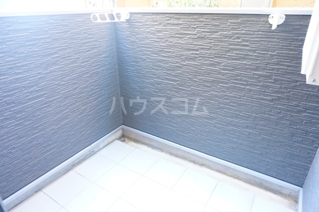 18/23 バルコニー