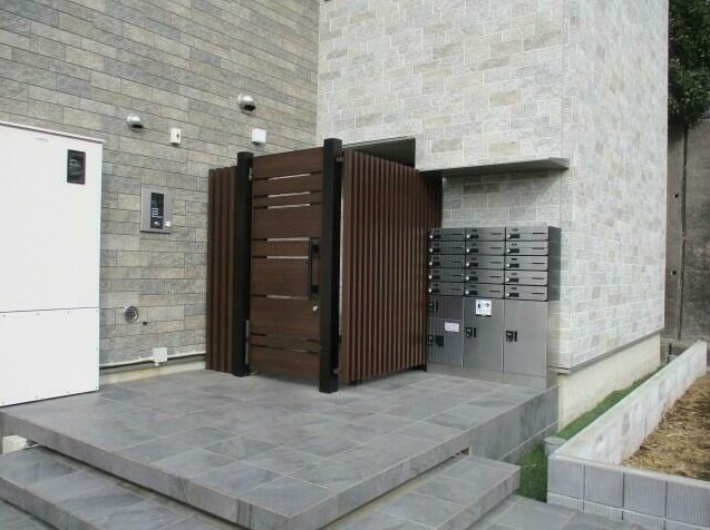 14/22 エントランス