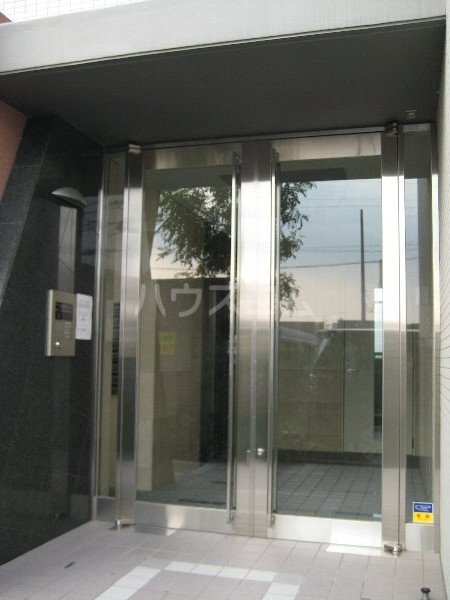 18/20 エントランス