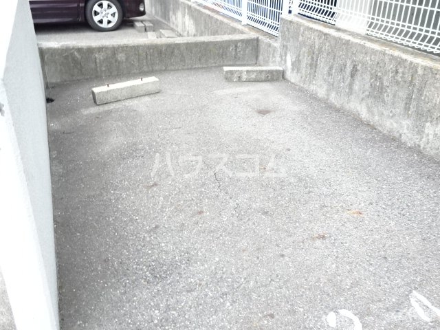22/30 駐車場