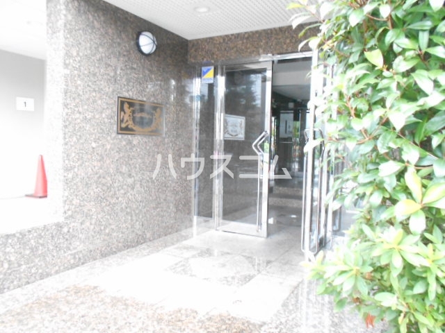 22/30 エントランス