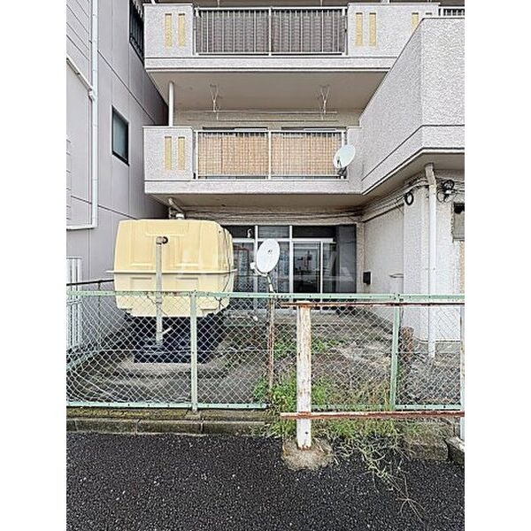 18/26 エントランス