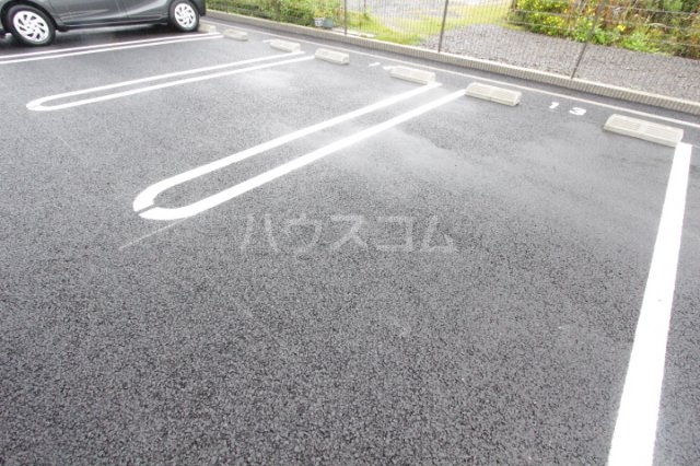 20/28 駐車場