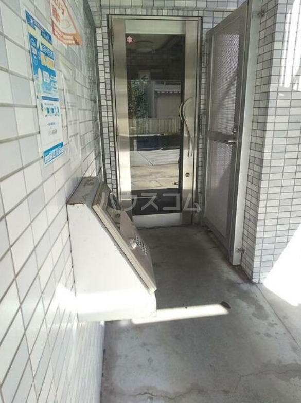 14/23 エントランス