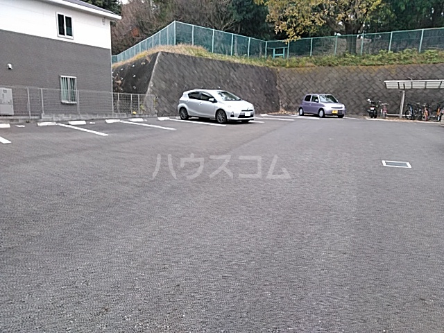28/30 駐車場