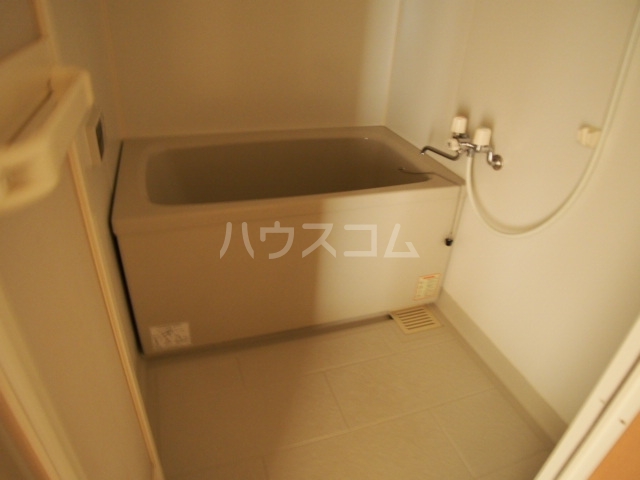13/30 浴室