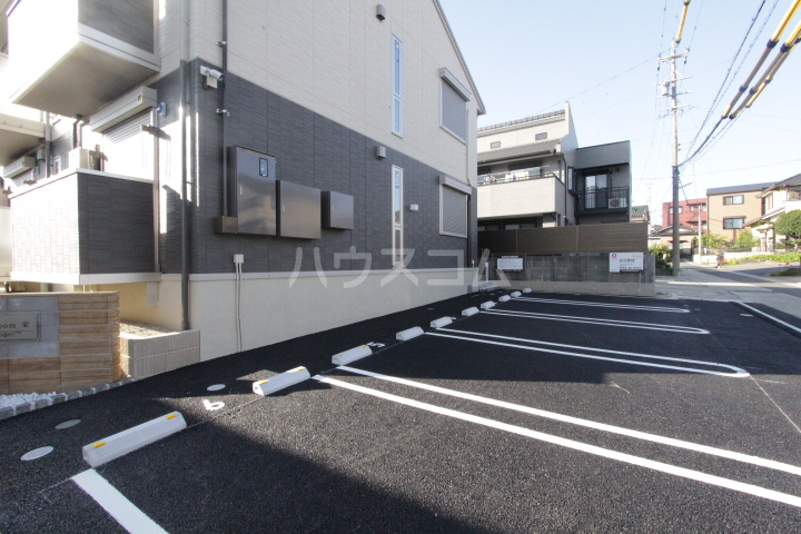 23/30 駐車場