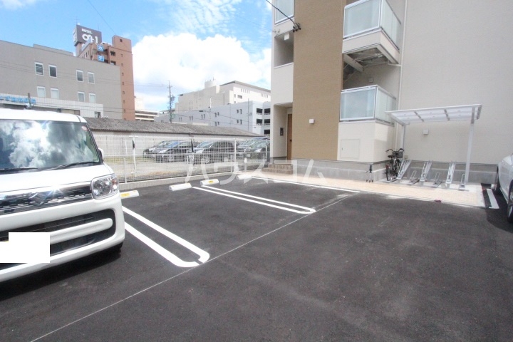 23/24 駐車場