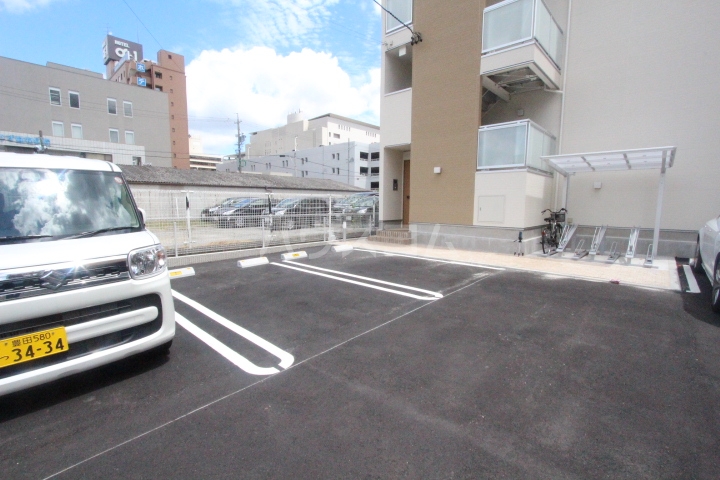 22/30 駐車場