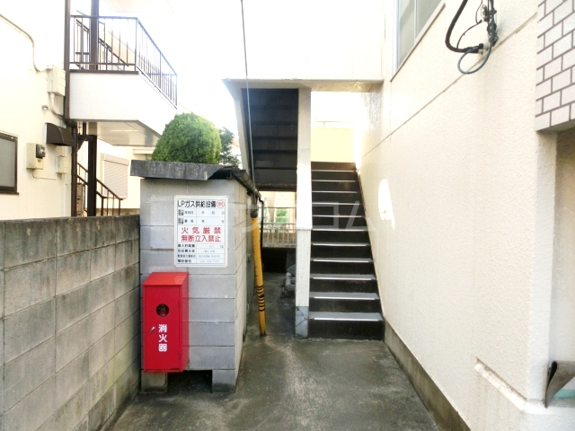 24/30 エントランス