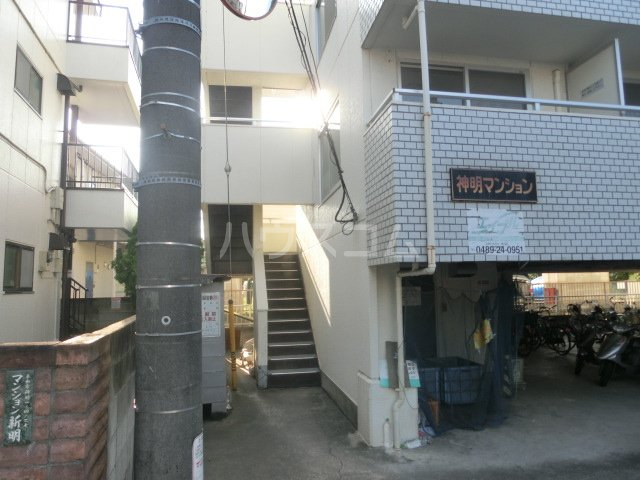 23/30 エントランス