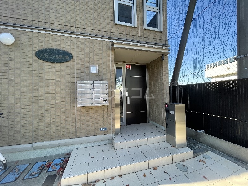 21/23 エントランス