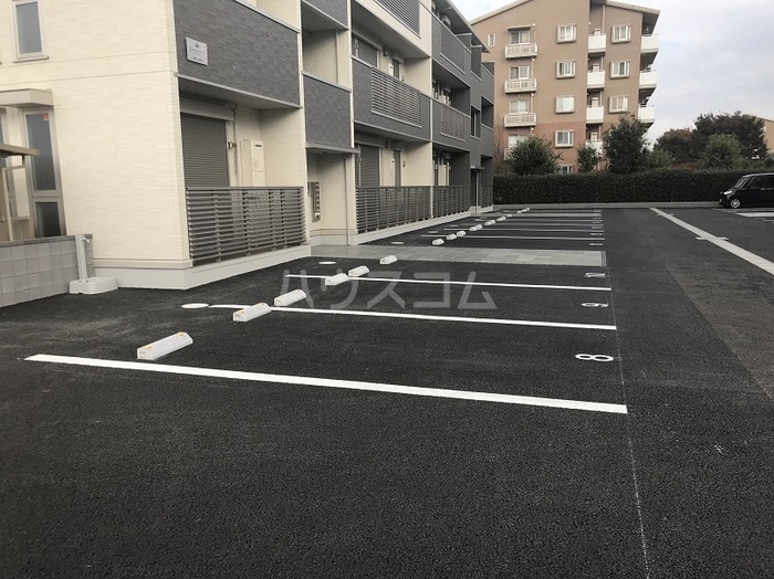 28/30 駐車場