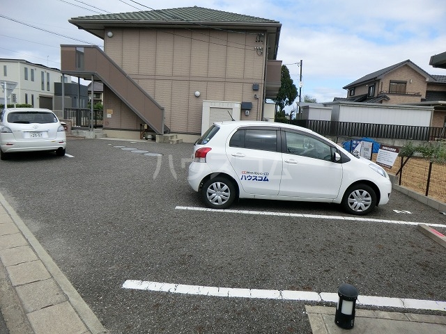 18/23 駐車場