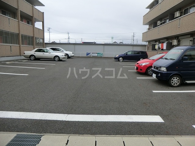 17/22 駐車場